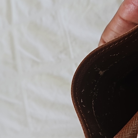 LV Portefeuille Elise Monogram Tri-Fold Wallet - Picture 8 of 13